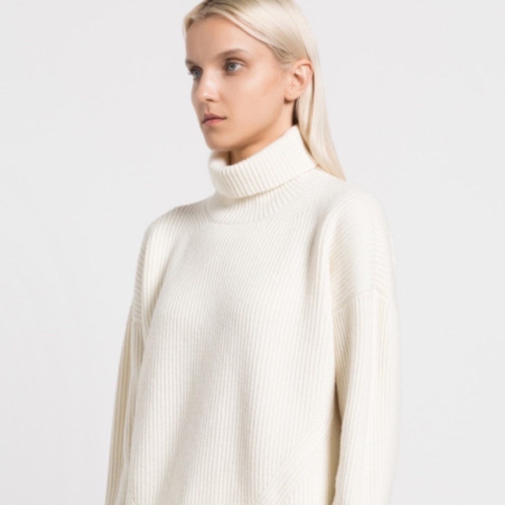 Women’s Line & Dot Ribbed turtleneck sweater comfy cozy